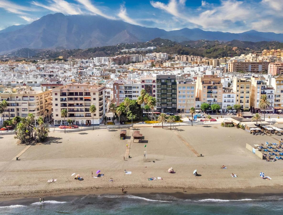 Aparment Neptuno- Located On The Promenade A Few Metres From The Beach. إِستيبونا المظهر الخارجي الصورة