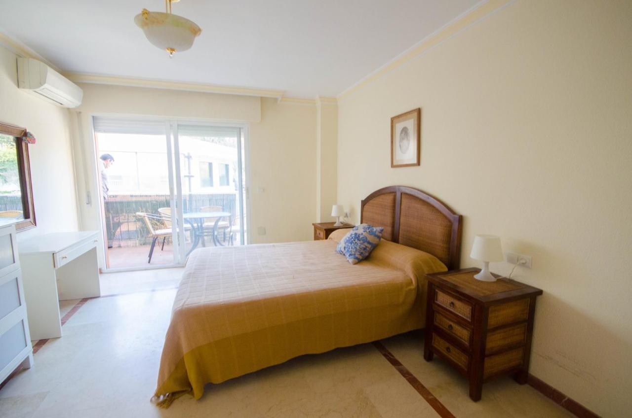 Aparment Neptuno- Located On The Promenade A Few Metres From The Beach. إِستيبونا المظهر الخارجي الصورة