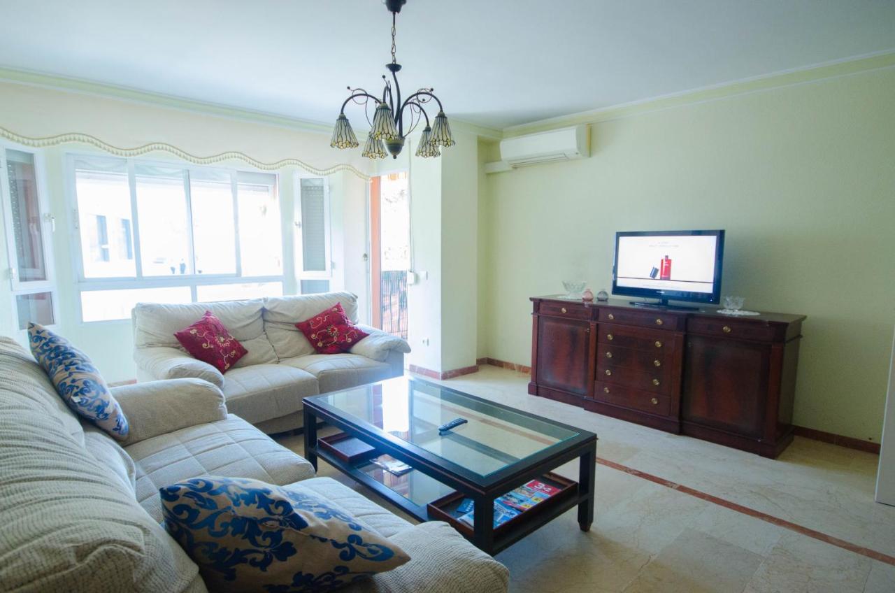 Aparment Neptuno- Located On The Promenade A Few Metres From The Beach. إِستيبونا المظهر الخارجي الصورة