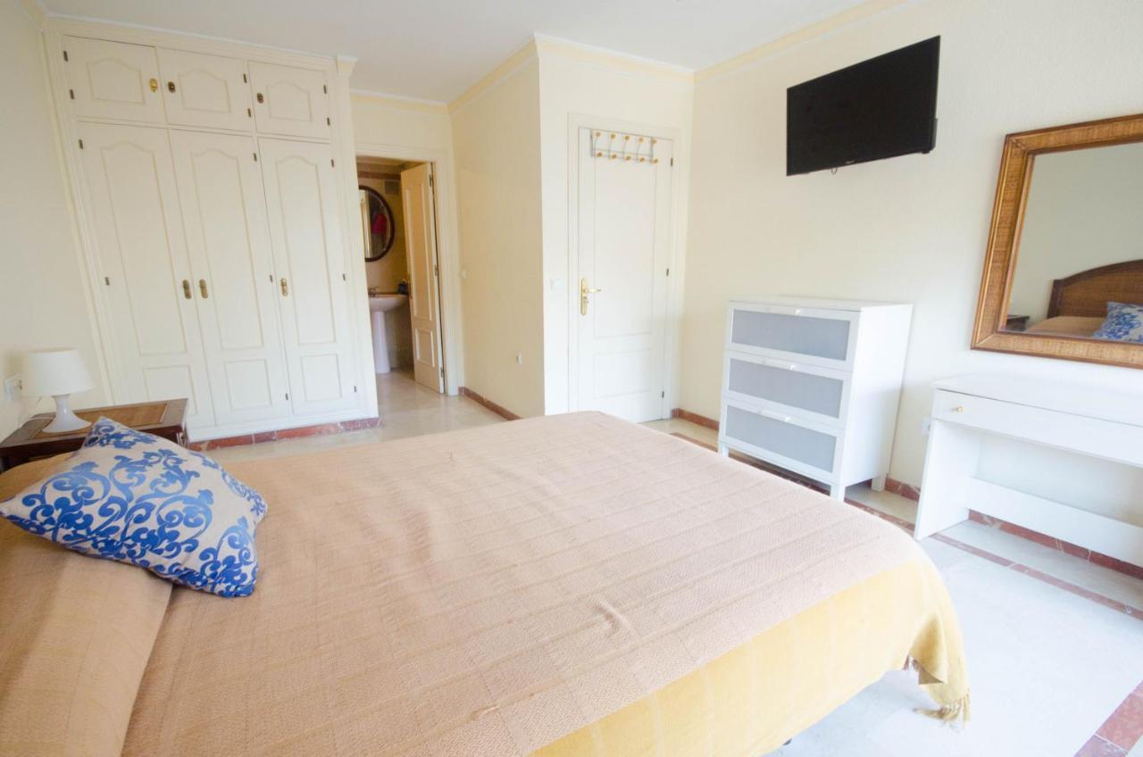 Aparment Neptuno- Located On The Promenade A Few Metres From The Beach. إِستيبونا المظهر الخارجي الصورة