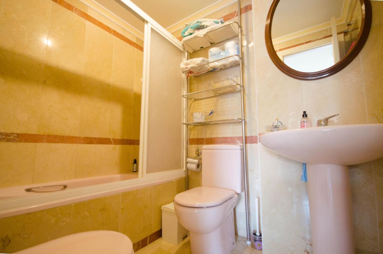 Aparment Neptuno- Located On The Promenade A Few Metres From The Beach. إِستيبونا المظهر الخارجي الصورة