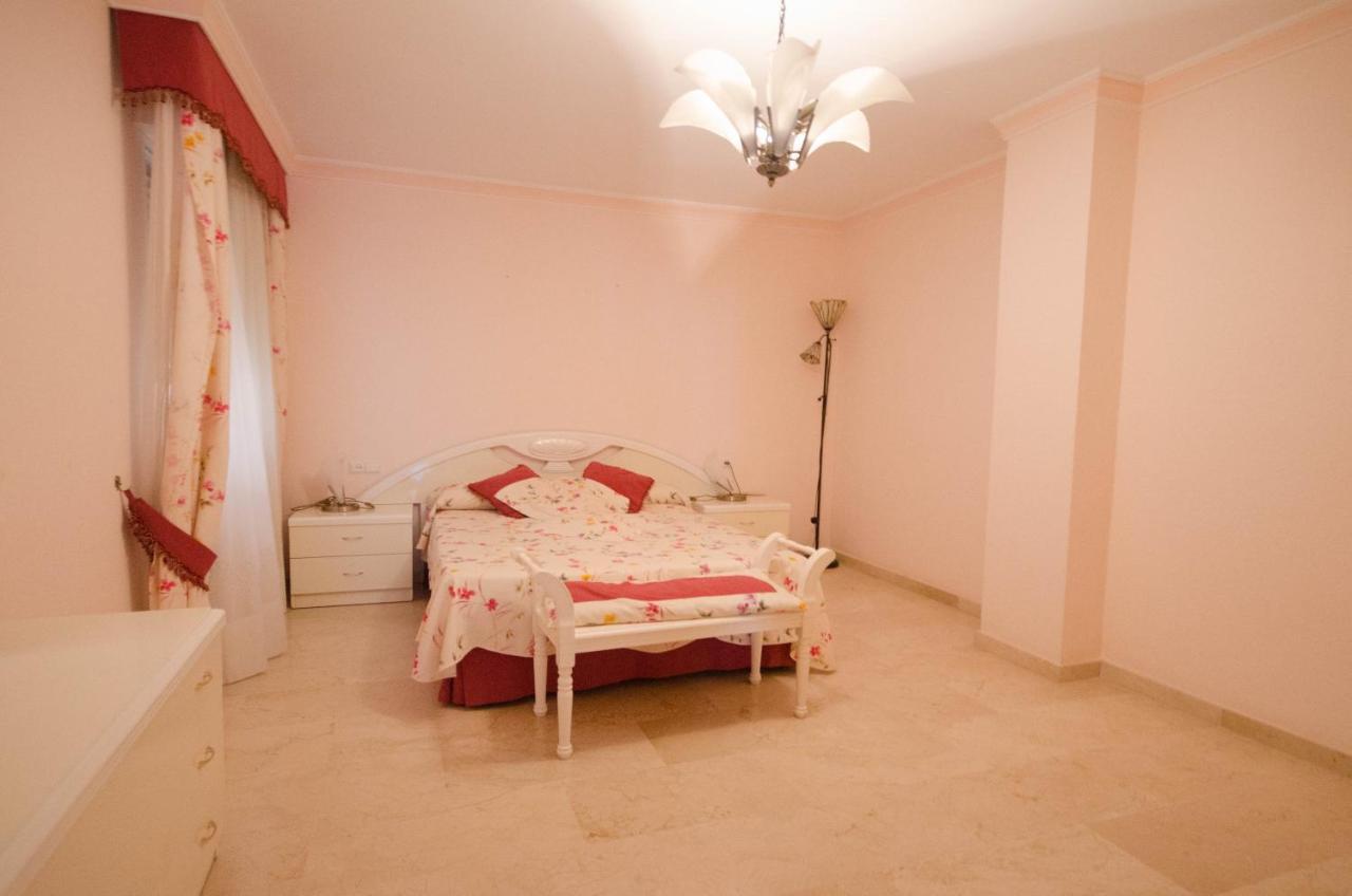 Aparment Neptuno- Located On The Promenade A Few Metres From The Beach. إِستيبونا المظهر الخارجي الصورة