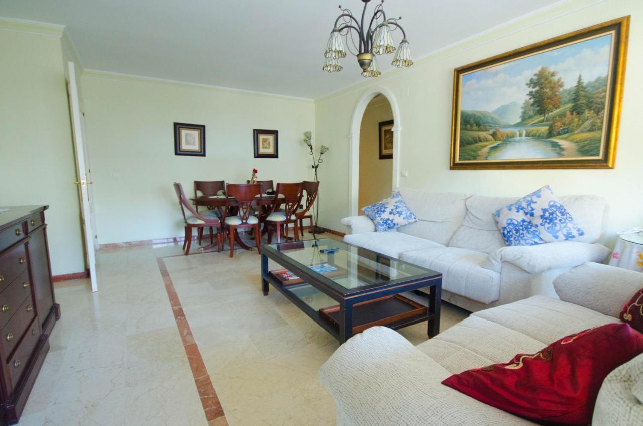 Aparment Neptuno- Located On The Promenade A Few Metres From The Beach. إِستيبونا المظهر الخارجي الصورة
