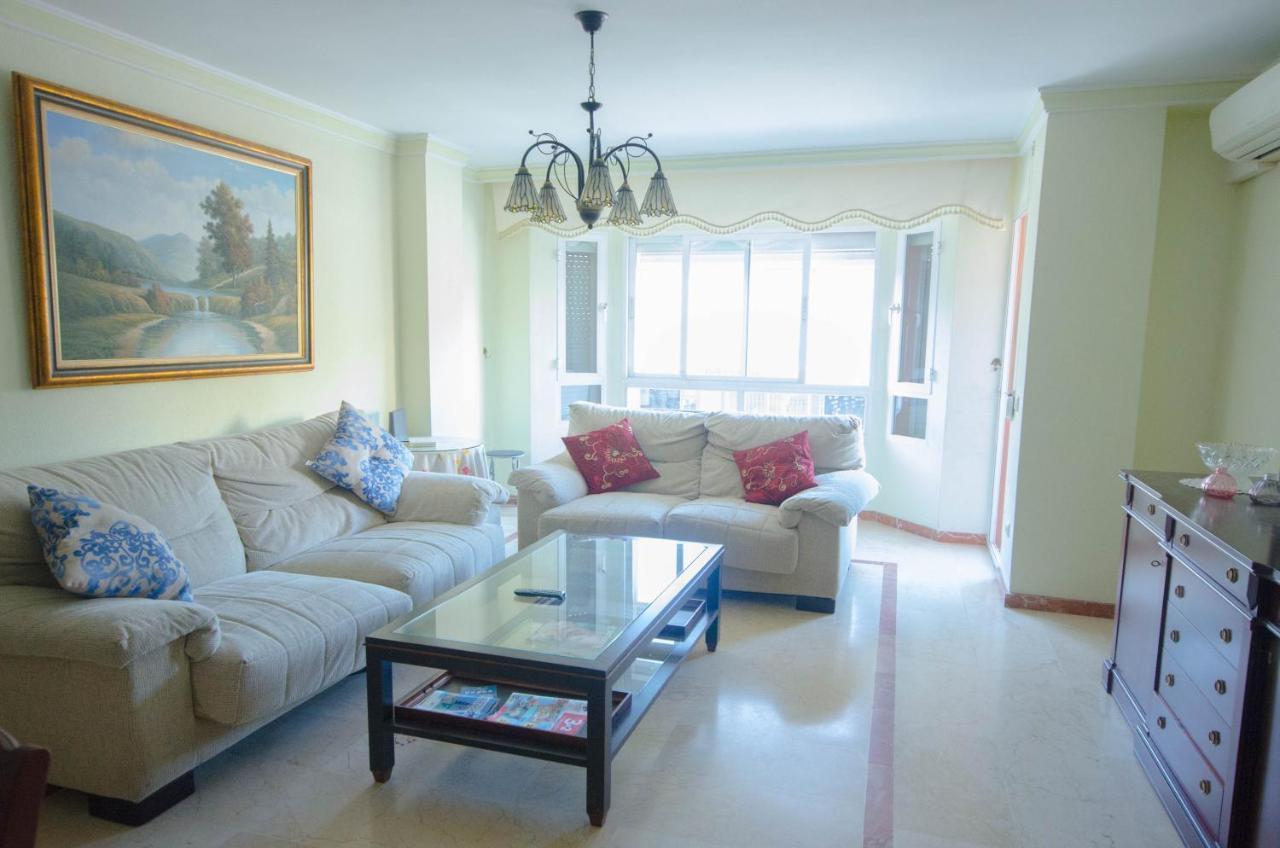 Aparment Neptuno- Located On The Promenade A Few Metres From The Beach. إِستيبونا المظهر الخارجي الصورة
